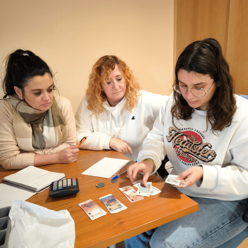 Finaliza la fase teórica del curso de Auxiliar de Caja y Reposición en Jerez - 7
