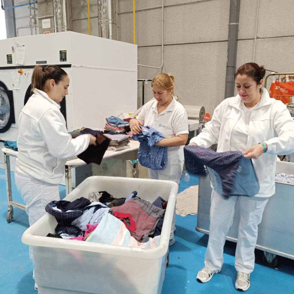 Comienzan las prácticas del curso de Lavandería Industrial - 13